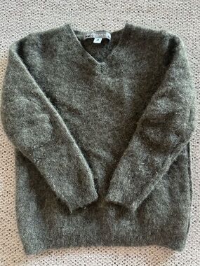 Bonpoint Paris Kids 100% cashmere Sweater Size 4 Brushed Fuzzy Luxury Knot